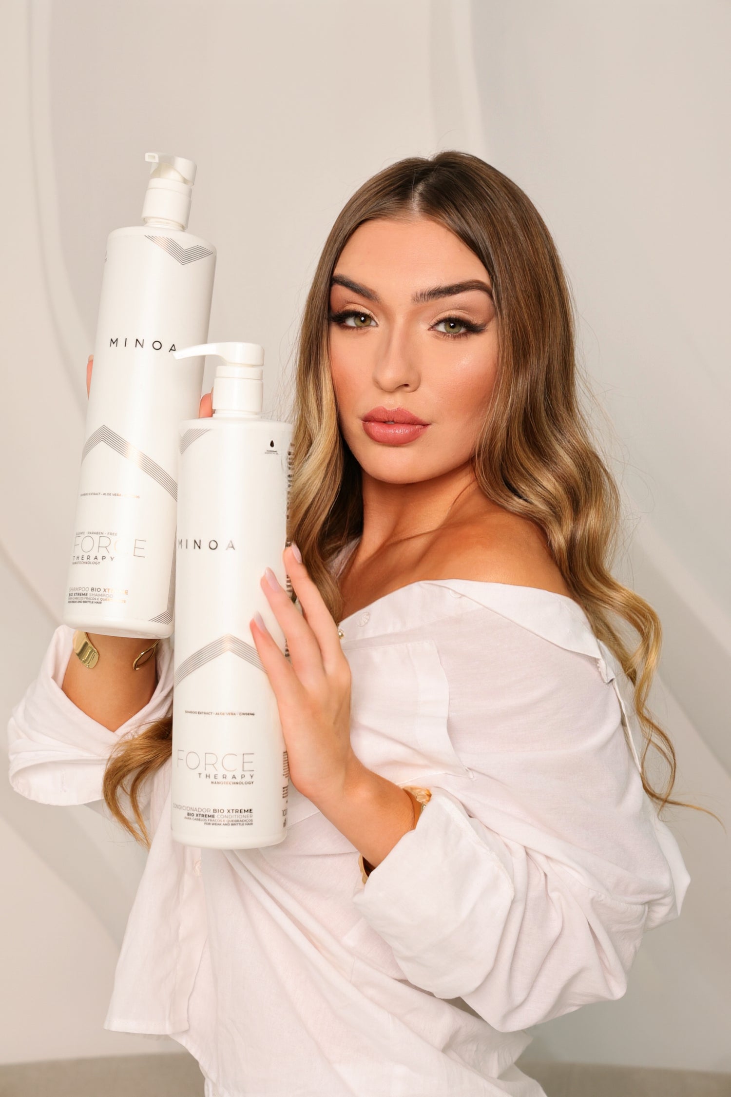 Résultat Lissage MINOA GLOSS Brillance Diamant - Cheveux lisses brillants effet cristal anti-frizz professionnel
