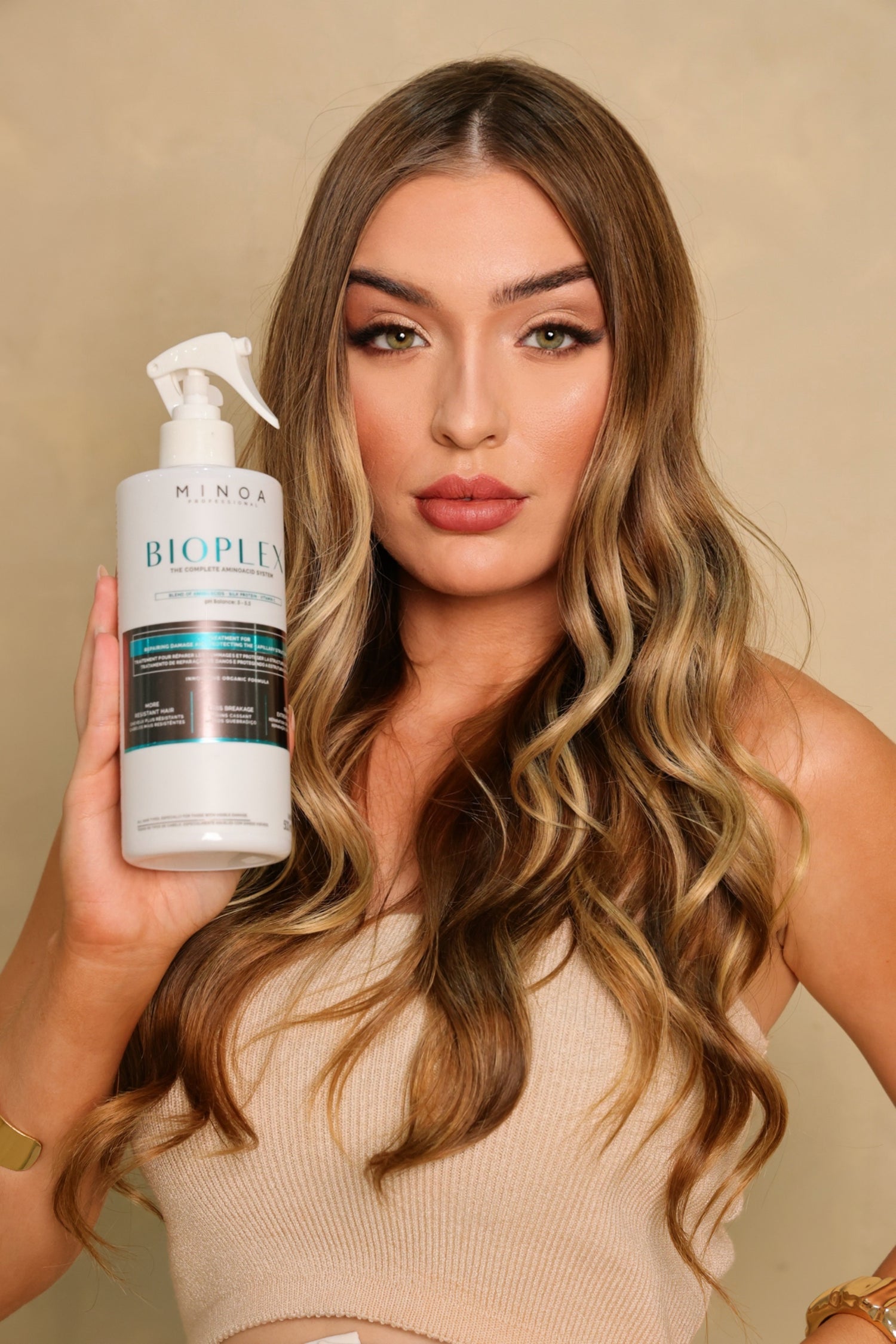 Résultat botox capillaire BIOPLEX - Cheveux lisses brillants et réparés - Avant après traitement professionnel
